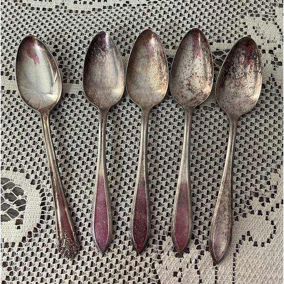 Vintage 1847 Roger’s Bros / Roger’s Bros Silver Plate Spoons Set 5 - Picture 1 of 5